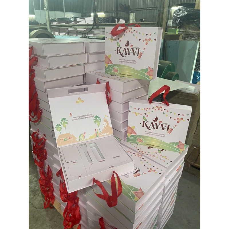 Hộp Cứng 04